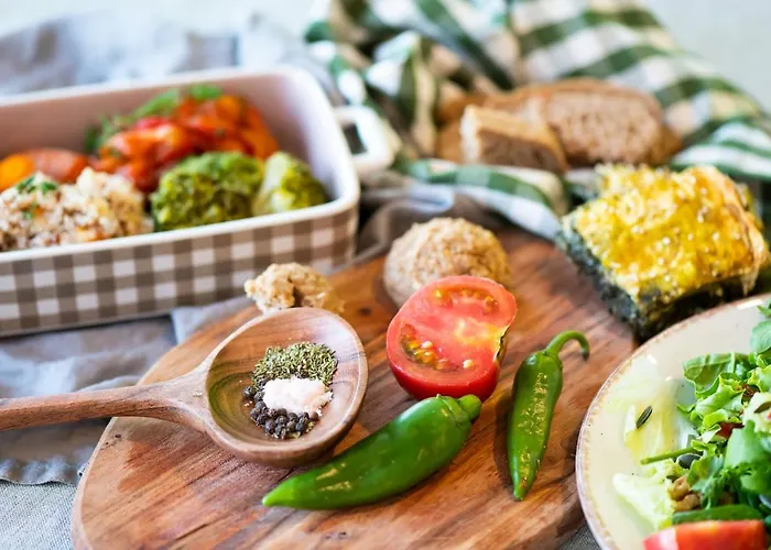 Rama Holistic And Retreats - Vegan Full Board 4* オブゾー